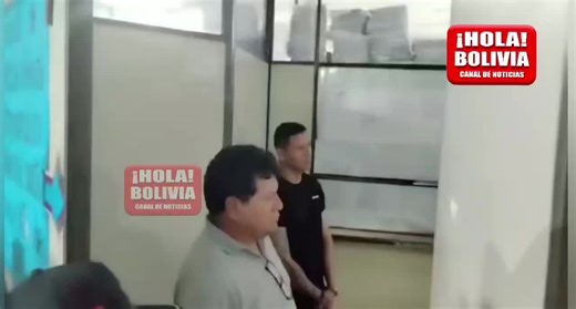 Hola Bolivia Canal de Noticias on Instagram: "90 días de detención preventiva para instructor de gimnasio El adolescente de 16 años que resultó gravemente herido durante una pelea de boxeo en Santa Cruz continúa internado en terapia intensiva, con hemorragia cerebral y edema cerebral, y será sometido a una nueva intervención quirúrgica. En tanto, la Justicia determinó 90 días de detención preventiva en el penal de Palmasola para el instructor del gimnasio, mientras se desarrollan las investigaci
