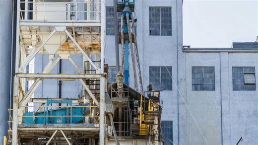 无机耐水涂料，采用这种涂层有优势。