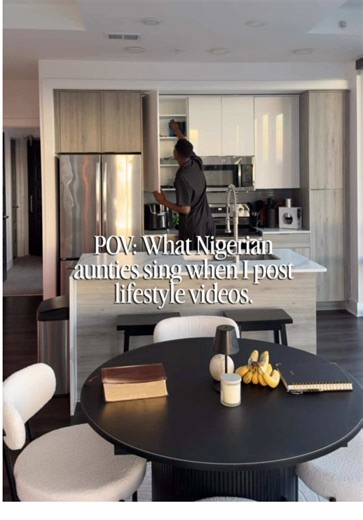 Apparently Nigerian aunties think the reason young men aren’t getting married is because we’ve turned our homes into nightclubs and refuse to settle down. 🤣🇳🇬 Meanwhile my Sunday night looks like this: Cleaning the house Cooking Nigerian rice and stew Meal prepping for the week Resetting my life Watching Pop the Balloon like a responsible adult So maybe the problem isn’t that we’re avoiding marriage… Maybe we just learned how to run our own households. My Sunday reset keeps me ready for the O