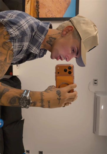 Videos de FKL (@fkl2311) con “sonido original - 𝒜𝓃𝑔𝑒𝓁. -”