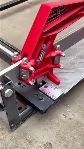 Perfect 45° Angle Cut with a Metal Guide Tool