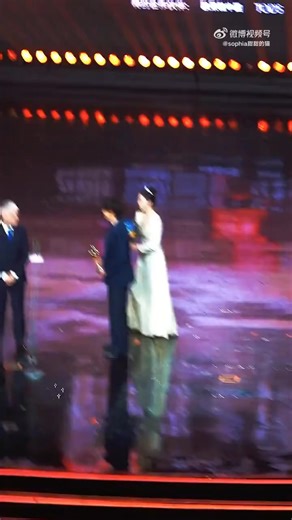 ဝမ်ရိပေါ်၏ Documentary of The Year ဆုအခမ်းအနားမဝင်