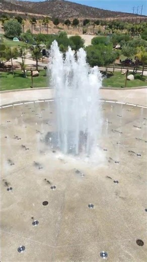 ¡Ven a divertirte en nuestra Fuente Interactiva! Con mas de 120 chorros de agua