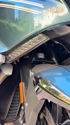 La sospensione duolever: cos’è e come funziona? . . . #sospensioneduolever #duolever #bmwmotorrad #insella #insellagarage @bmwmotorraditalia | InSella