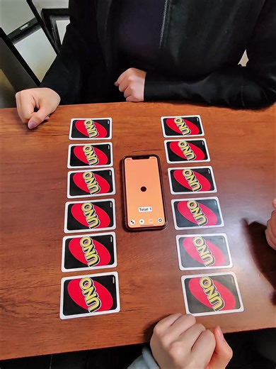 Diviértete con el Juego de Mesa UNO