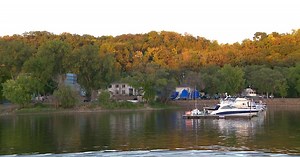 Why the fall colors are arriving late this year