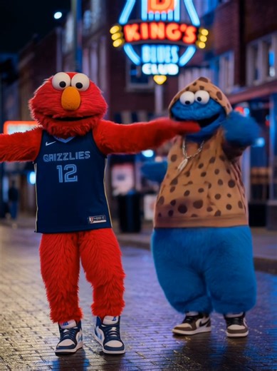 Elmo & Cookie Monster pulled up from Sesame Street to Beale Street 🕺🍪 But be honest… 👉 Did they pass the Vibe Check? 👀🔥 Or nah? #VibeCheck #BealeStreet #Memphis #DanceTok #TikTokDance