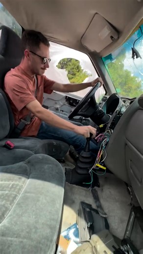 Checking my suspension with a shake test 🫨🤣 | UNILAD Tech