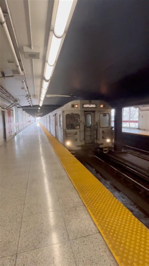 TTC T1 Subway train arriving at Old mill station+ Door chime new video coming Thursday March 19 ￼￼