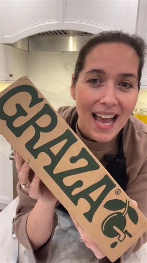 Was sent a box of GRAZA olive oil to try and I get the hype. Bright, peppery, and perfect for drizzling right before serving. I usually stay loyal to Sicily for my olive oil, but today I’m very happy to be in Spain. Graza Olive Oil Collection: Drizzle – a bold, early-harvest EVOO made for finishing dishes like salads, bread, or pizza. Sizzle – a milder EVOO suitable for everyday cooking. Frizzle – a newer high-heat cooking oil (olive pomace blended with EVOO) for frying, grilling, and baking. #g