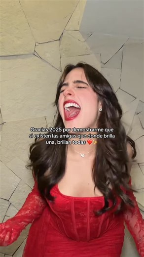 Andrea Mextli on Instagram: "Gracias 2025 🥹🫶🏻❤️"