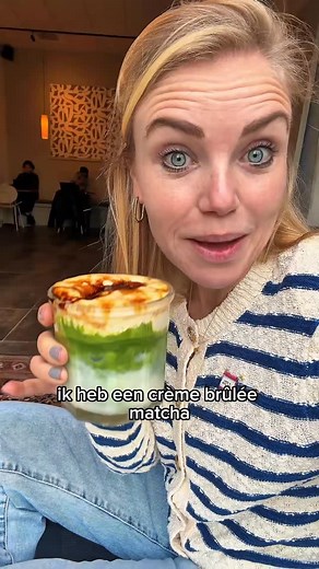VIORA & JOOST on Instagram: "MATCHALIEFHEBBERS! 💚Deze is speciaal voor jullie! 🍵 We zijn zelf allesbehalve matcha experts, maar dat dit lekker én uniek is dat staat vast 🤗 Deze varianten waren we nog nooit tegengekomen en nu zijn we verpest en willen we alleen nog maar deze matcha 🤦🏼‍♀️ En als je dan toch bij @noonbarnl bent, scoor dan ook gelijk even een broodje 😍🤤 Welke matcha lover moet hier ook echt naartoe? 😏 #matcha #noon #coffee #utrecht #tips"