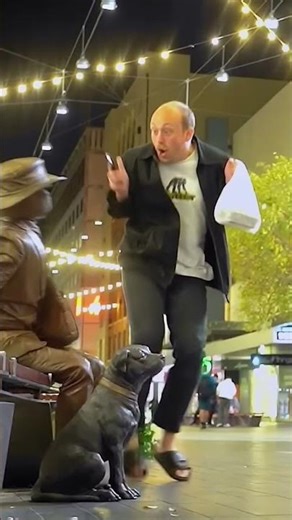 동상 장난 실패! 😯 Statue Prank Gone Wrong! He Kicked it! 😂 #shorts #prank #funny
