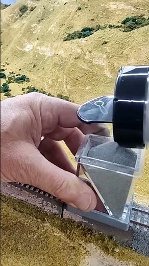 Adding Ballast to HO Scale track.
