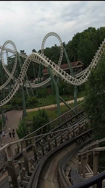 Racing on Joris en de Draak at Efteling! Epic Wooden Coaster!