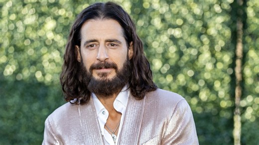 THE CHOSEN Teases Emotional First Look at Crucifixion Scene