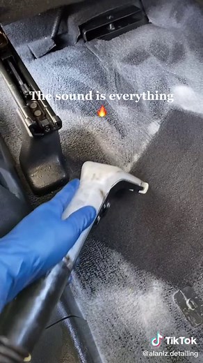 #detailingcars #idetail #interiordetailing #carpetshampoo #myteeextractor #autodetail #shampooextraction #detailing