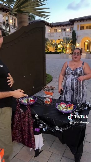 Trick or Treating in Miami's Rich Neighborhoods 🎃🤑