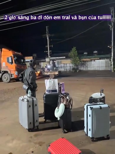 409K views · 7.7K reactions | Con trai từ Nhật về, nhắn với bố là đồ đạc lắm, bố kiếm cái xe nào rộng rộng ra chở về, xong còn dặn bố là giữ im lặng vì con muốn tạo bất ngờ cho hàng xóm. Bố: Ok | Woman Vietnam | Facebook