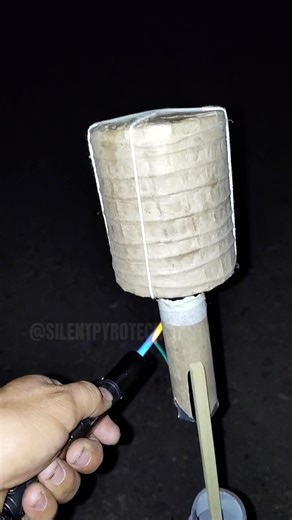 4” SPIKED MULTI BREAK ROCKET! (Via: @pyratepyro) IG #pyro #rocket #fireworks #usa