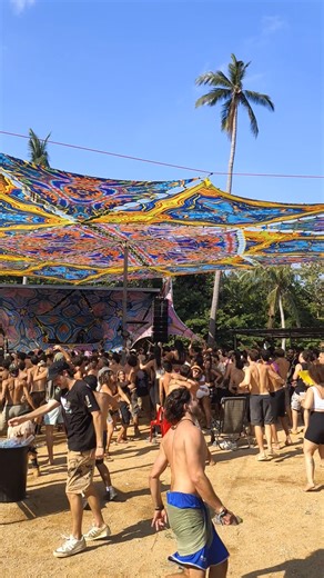 Crazy Goa dance floor scenes from Koh Phangan #psytrance #goatrance #music #festival #rave #techno