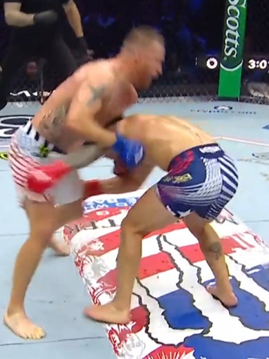 GAETHJE STUNS TOPURIA IN ROUND THREE 😱🔥 #UFCWhiteHouse [ Title fights presented by @crypto.com ] #iliatopuria #justingaethje #mma #ufc