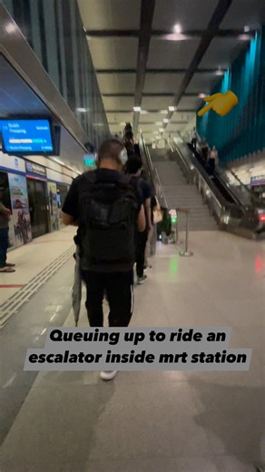 2.1K views | Queuing up to ride ang escalator is a common sight in a busy public spaces such as subway stations, airport, and shopping malls, particularly during rush hours. #fypシ | Bisayang kunyang ng Singapore | Facebook