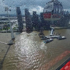 Breathtaking ride on the Emirates Cable Car | Wonders of London