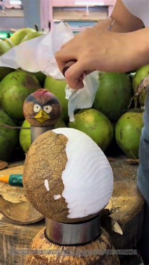 Watch This Pro Open Coconuts in Seconds – Pure Skill