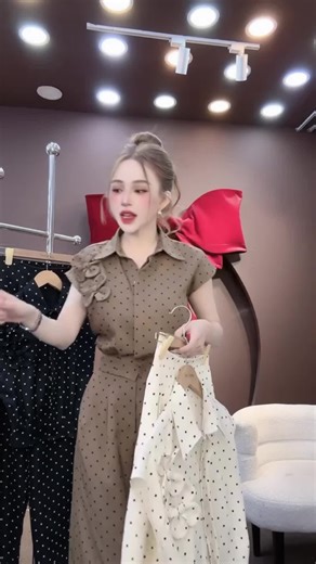 Set thiết kế CRAZYTEEN S6789 gồm áo cột nơ và chân váy dài để đi chơi ( Áo sơ mi hottrend/ Chân váy ) Set đồ nữ