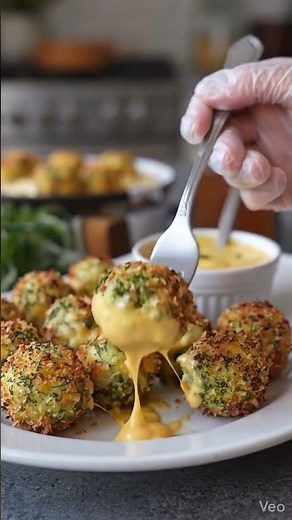 Weight Watchers-Friendly Crispy Broccoli Cheese Bites #healthyrecipesforweightloss #recipe