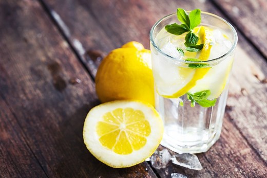 11 Benefits of Drinking Lemon Water (And How to Drink It for Health) - LifeHack