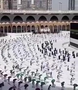 85K views · 3.7K reactions | الحمدللہ حجاج کرام حرم مکی پہنچ گئے ہیں طواف قدوم کے خوبصورت مناظر۔تقریبا پانچ ماہ بعد الحمدللہ دوبارہ یہ رونقیں بحال ہونا شروع ۔۔ | Urdu News KSA Online | Facebook