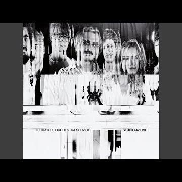 OUTSIDE THE ROOM (Studio 42 live)