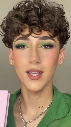 Glossiest Lip Gloss Ever by Baddie B Beauty | Lip Swatches & Review