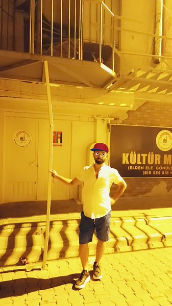 BALKONDAN ATLAYIP MI ÖLECEĞİZ YANGINDAN MI EFEKAN‼️🍡🍭🍬🦄🤡 #keşfet #shorts