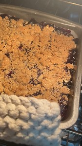 Let’s make blueberry pie bars 🤤 #recipe #blueberries #latenightsnack #lovecooking | Lenise Ligon
