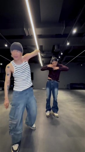 1.4K views · 128 reactions | 250409 - NCT Official updates with #TEN ANH KAI EM TEN nhảy Stunner với nhau :((((((((((((((( Tôi nhớ SuperM quá rồi huhu 凉凉凉 | All4Ten - From VN With Love | Facebook