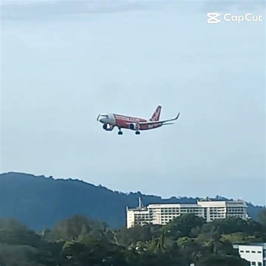 AirAsia A320 landing