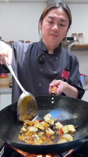 Smoke = Flavour. Don’t Fear the Wok #asiancooking #chefskills