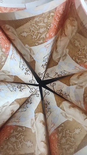 Intricate Art Display Using 500 Banknotes