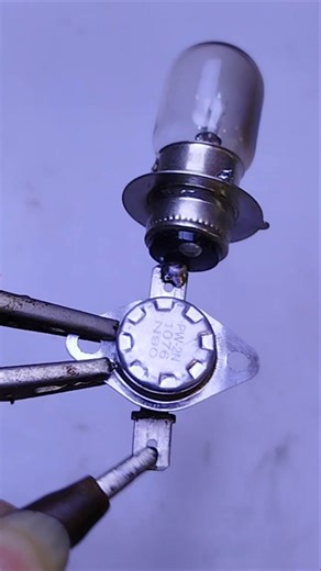 The function of the bimetal thermostat is to break the current when the heat is very high #bimetal #diy #thermostart #projects | Sugeng Elko
