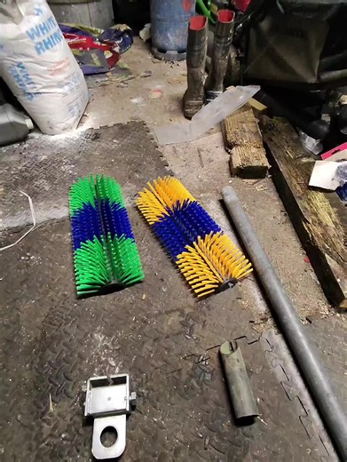 diy cow scratcher pt1 #westofireland #countryside #farming #welding #diy