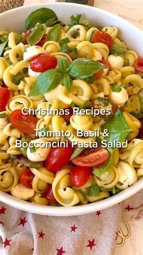 CHRISTMAS RECIPES 🎄 TOMATO, BOCCONCINI & BASIL PASTA SALAD ~ If you’re looking for a festive, summery pasta salad to take to a Christmas party, then save this post! Cooking pasta in stock really boosts the overall flavour of this beautiful salad. Tomatoes, basil, and zucchini are all in season now and make this salad very Christmassy. A great option for this busy time of year as you can make it ahead of time and dress it just before you serve it, and it only takes about 20-25 minutes to make. I