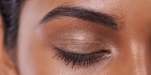 Dr. Pimple Popper Just Squeezed A 'Big Ol' Whitehead In The Middle Of A Woman's Eyelid