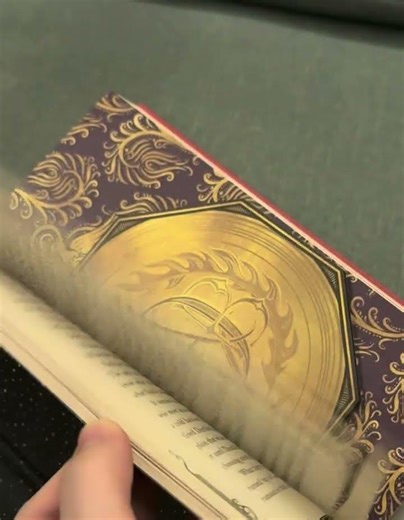 Opening the MinaLima Harry Potter book ✨ Chapter One