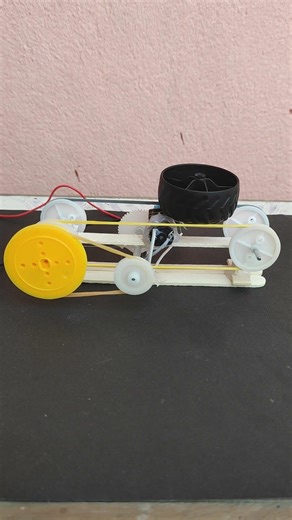 DIY functional model of conveyor belt system powered by n20 motor.