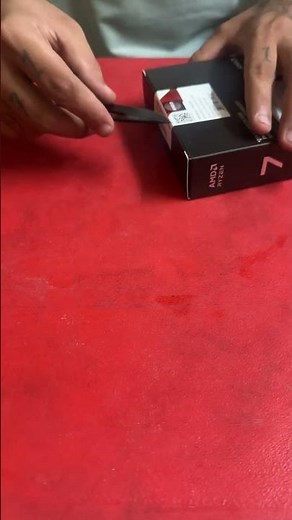 AMD Ryzen 7 9800X3D Unboxing