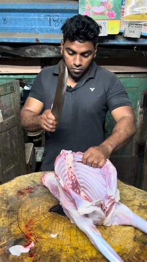 Vadachennai#trendingshortstrendingshorts#viewersfriendsfollowers#onemillionviews#mutton#cuttingskill