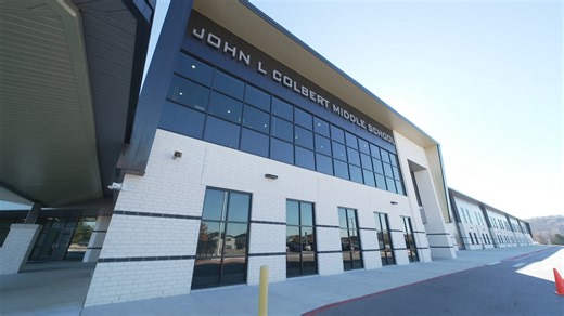 Arkansas governor ignites phone-free school program